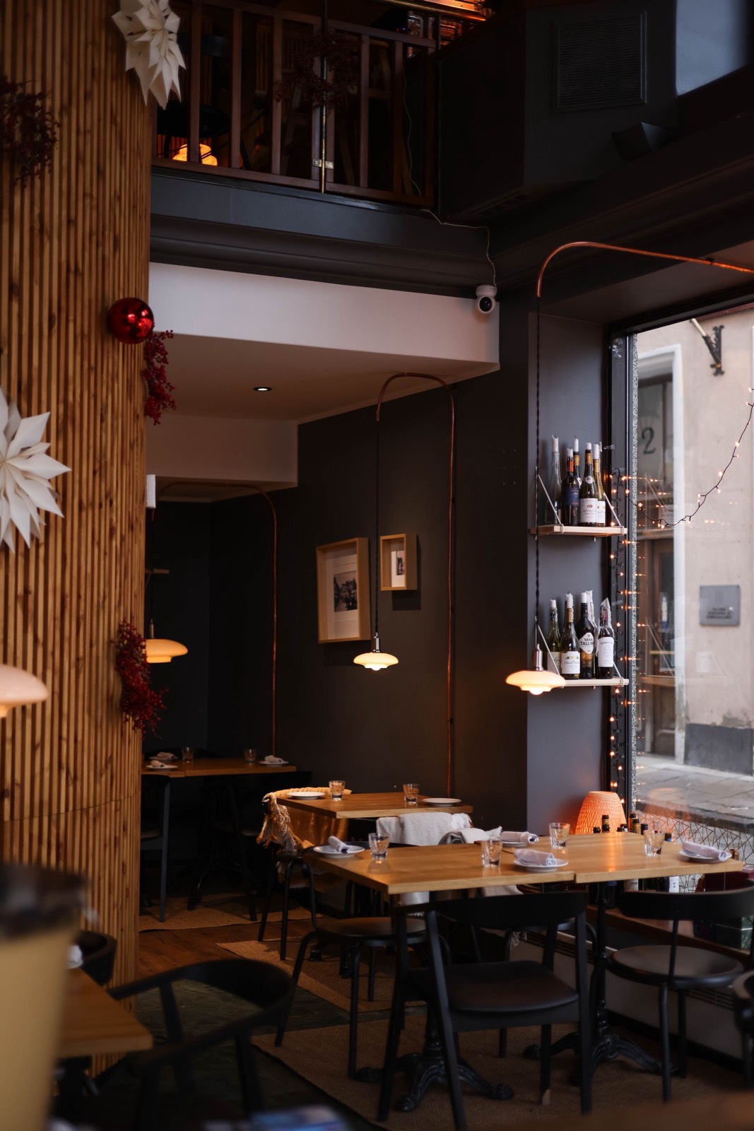 Table dressée dans un restaurant méditerranéen